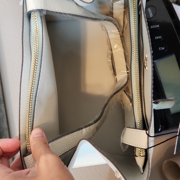 NWT Vanessa Williams Bone/Mint Tote Bag and Wallet Set - Picture 6 of 8